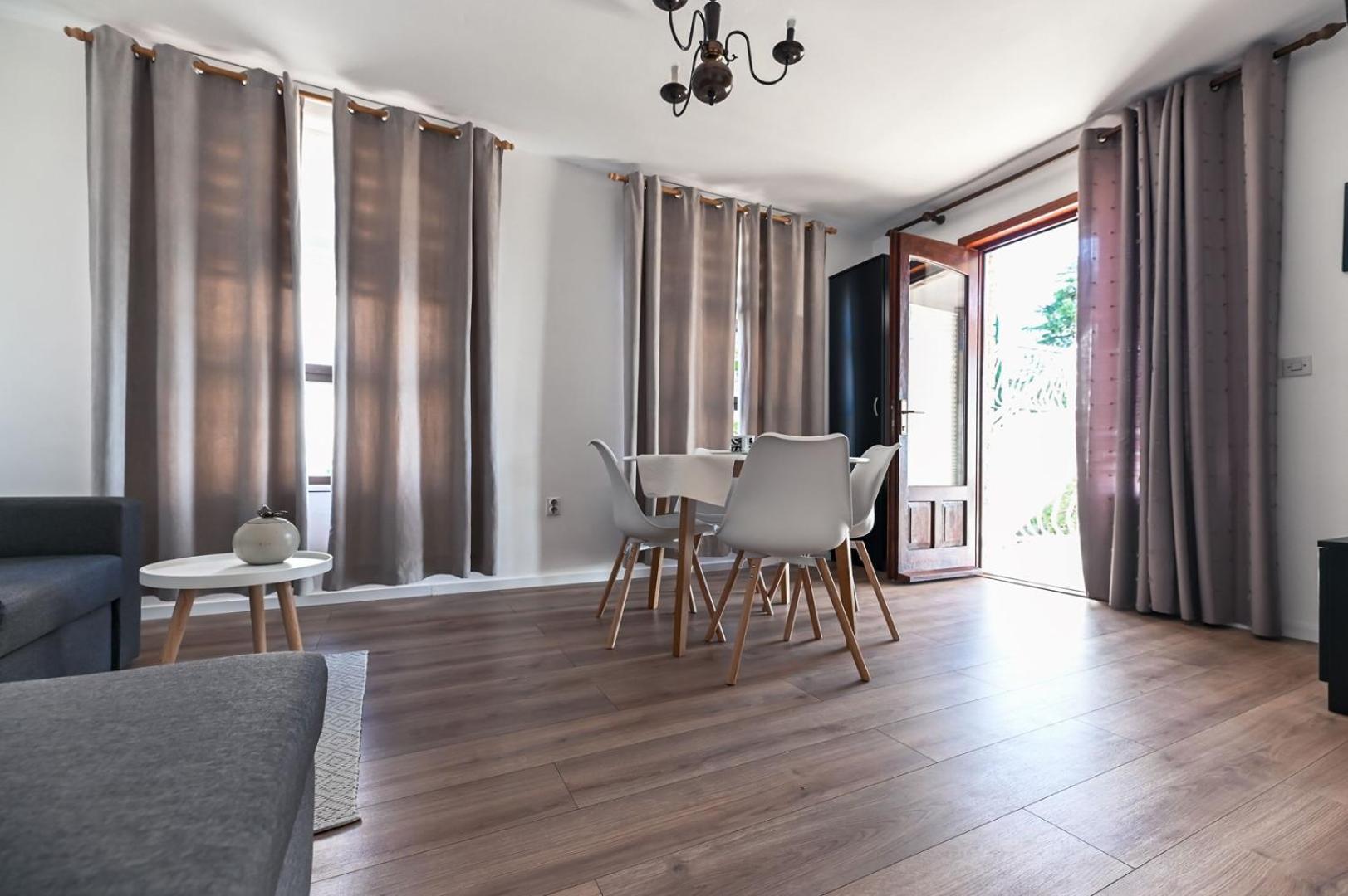 Apartment Rajna Biograd Na Moru Bagian luar foto