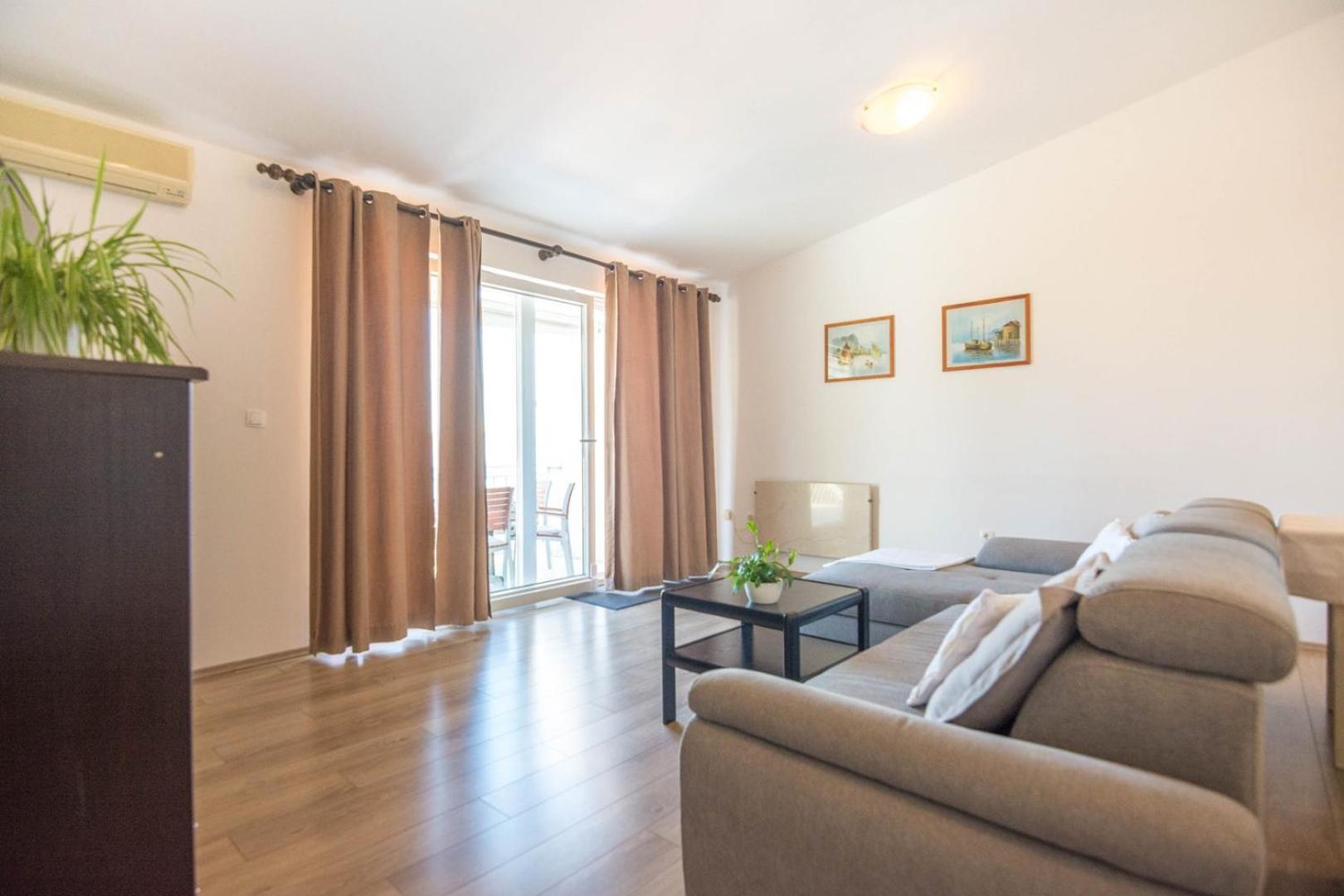 Apartment Rajna Biograd Na Moru Bagian luar foto